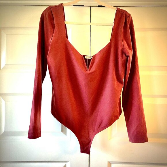 NWT INTIMATELY FREE PEOPLE Stars Aligned V-Wire Bodysuit LS Thong Wine XL - Picture 3 of 6